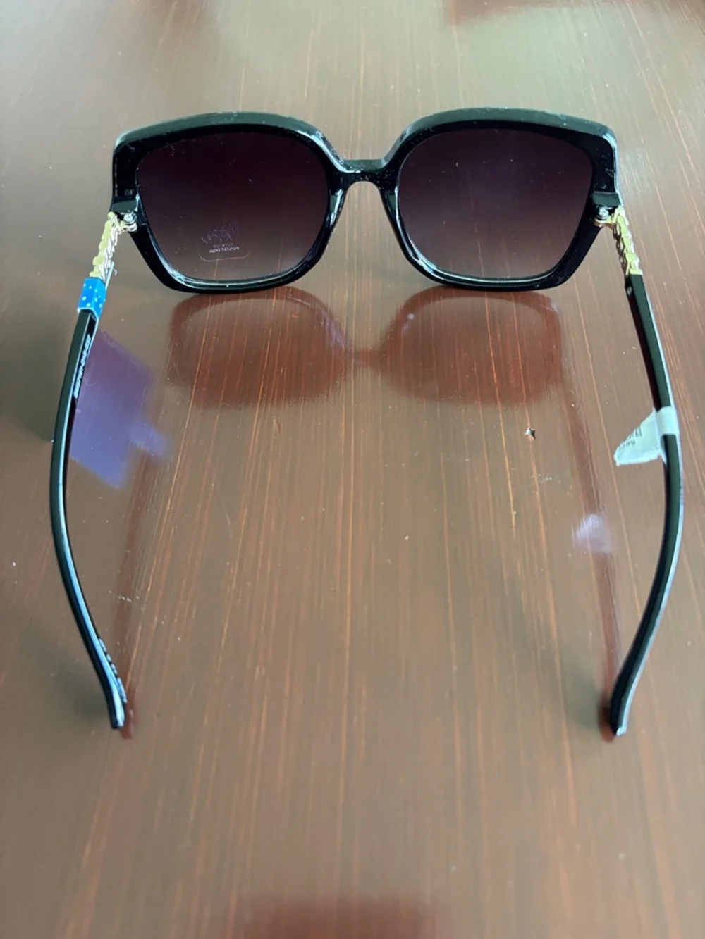 Mackie 100% UV protection Square/round black frame & gradient lens,gold accent